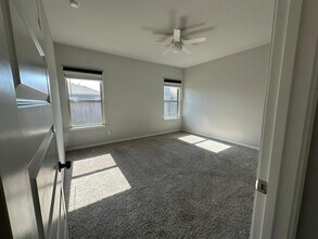 224 Wild Wind Trail in Jarrell, TX - Building Photo - Building Photo