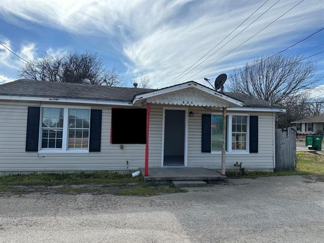 property at 806 Robinson Dr