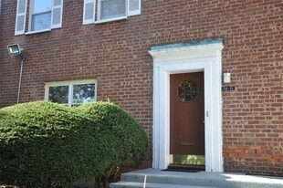 133-22 Laurelton Pkwy in Queens, NY - Building Photo