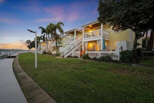 101 Pompano Dr SE in St. Petersburg, FL - Building Photo