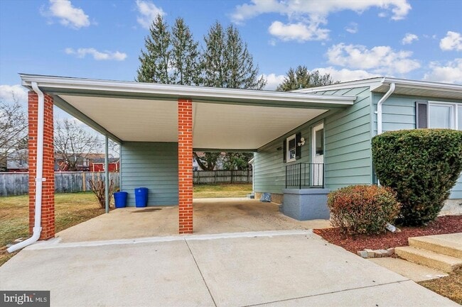 7 Cedar Bluff Ct in Catonsville, MD - Foto de edificio - Building Photo