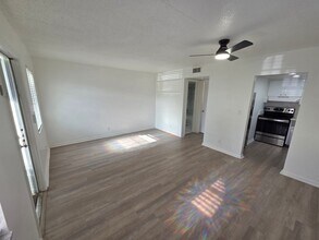 212 SE 9th Ave in Deerfield Beach, FL - Foto de edificio - Building Photo