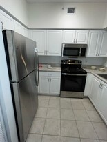 1951 Brandywine Rd in West Palm Beach, FL - Building Photo