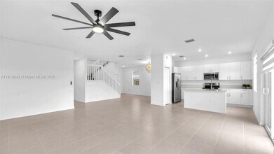 2450 SE 24th St in Homestead, FL - Building Photo - Building Photo