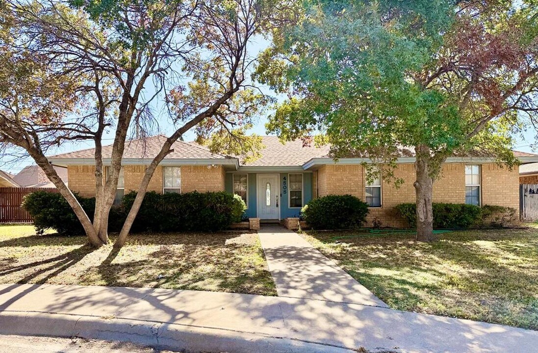 4505 Cloudcroft Ct in Midland, TX - Foto de edificio