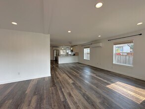 5201 64th St W in University Place, WA - Building Photo - Building Photo
