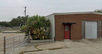 1603 W Market St in Rockport, TX - Building Photo - Building Photo