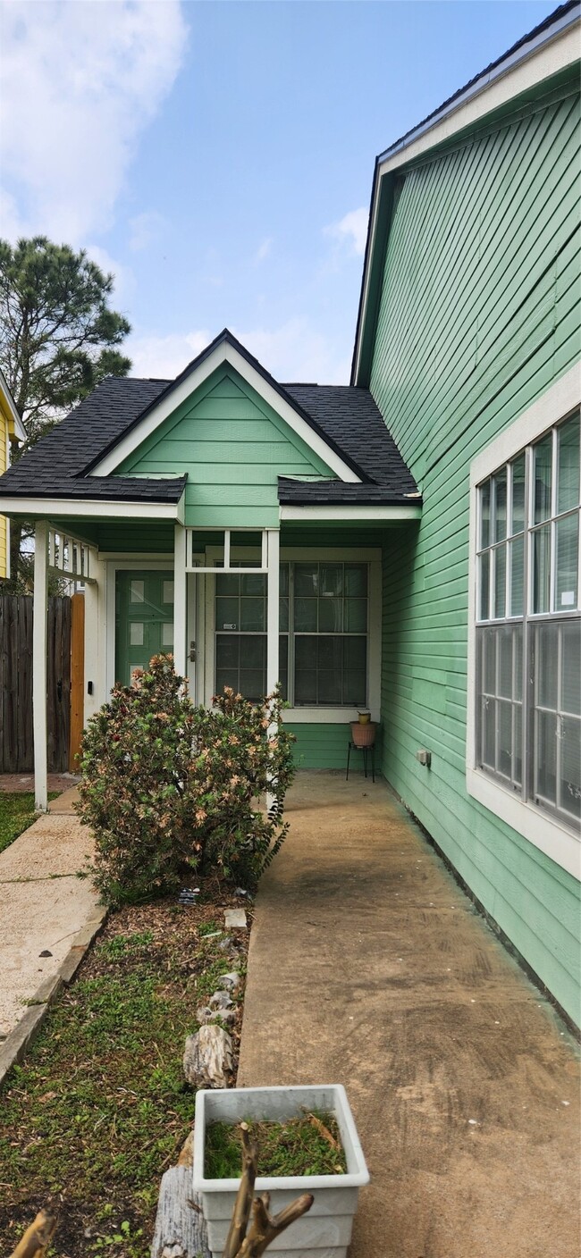 property at 12838 Ashford Knoll Dr