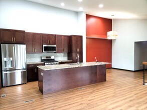 17581 Windsor Pky in Tinley Park, IL - Building Photo - Building Photo