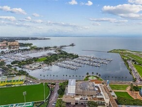 200 4th Ave S in St. Petersburg, FL - Building Photo - Building Photo