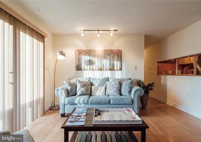 905 Woodhollow Dr in Evesham, NJ - Building Photo - Building Photo