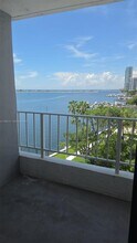 200 SE 15th Rd in Miami, FL - Building Photo - Building Photo