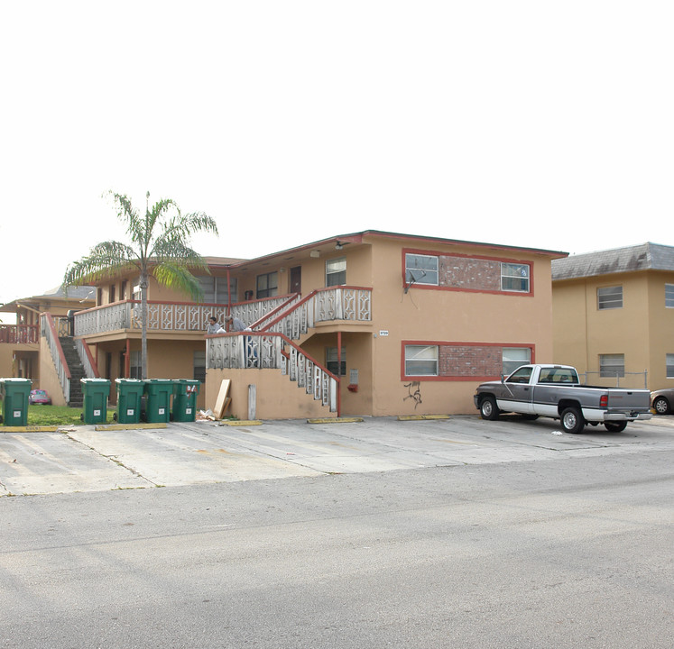 3710-3720 SW 61st Ave in Fort Lauderdale, FL - Building Photo