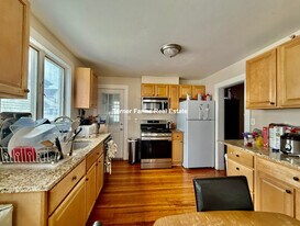 185 Powder House Blvd, Unit 2 in Somerville, MA - Building Photo