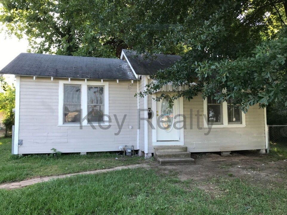 7 Maryland Ave in Alexandria, LA - Building Photo