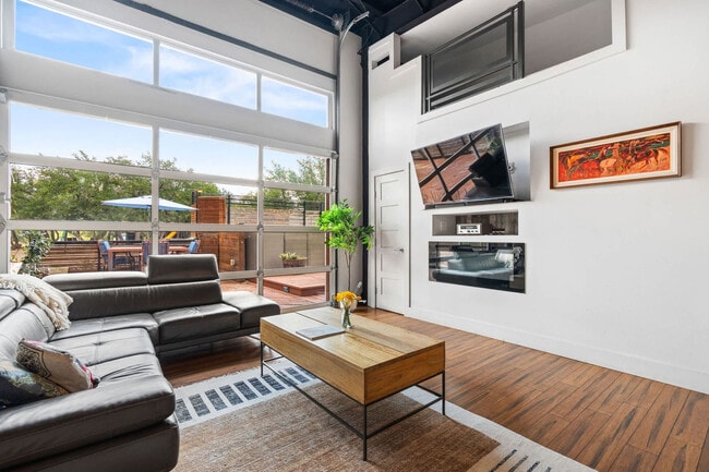 9801 Mor Dr in Dripping Springs, TX - Building Photo - Building Photo