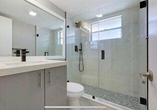 9849 Three Lakes Cir in Boca Raton, FL - Building Photo - Building Photo