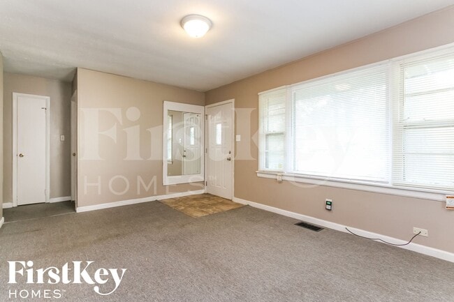 3605 N Sadlier Dr in Indianapolis, IN - Foto de edificio - Building Photo