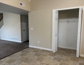 423 E Cheyenne St in Roberts, WI - Building Photo - Building Photo