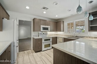 143 E Winter Dr in Phoenix, AZ - Building Photo - Building Photo