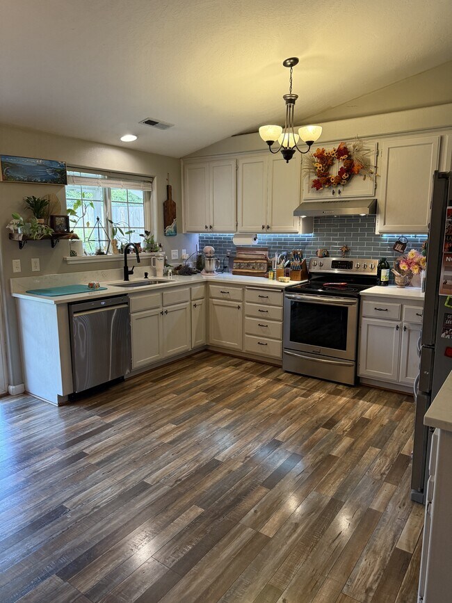 624 Clearview Way in Eagle Point, OR - Building Photo - Building Photo