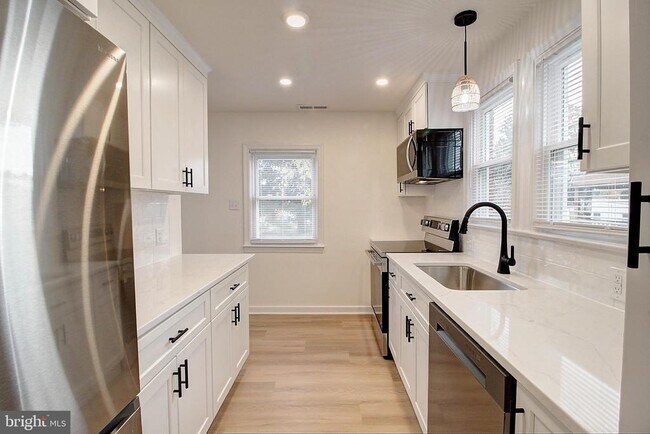 412 Lee Pl in Frederick, MD - Building Photo - Building Photo