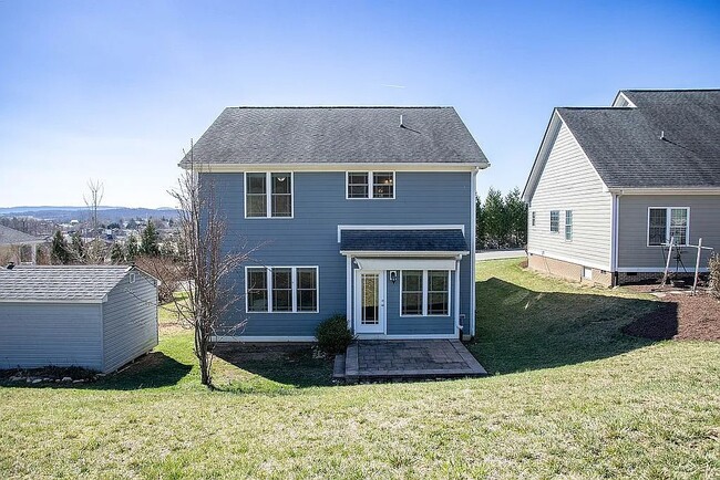 361 Windsor Dr in Fishersville, VA - Building Photo - Building Photo