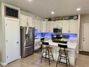 4997 W Daybreak Pkwy in South Jordan, UT - Building Photo - Building Photo