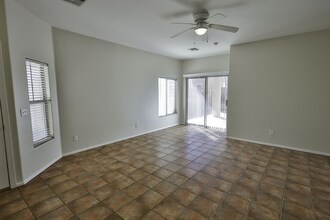 194 E Calle Puente Azul in Sahuarita, AZ - Building Photo - Building Photo