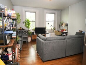 45 Carlton St in Brookline, MA - Building Photo - Building Photo