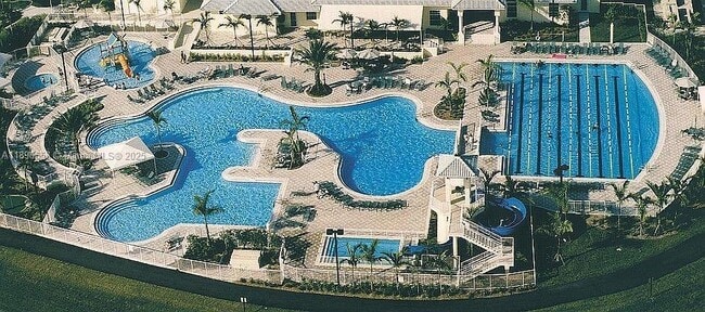 1042 Sunflower Cir in Weston, FL - Foto de edificio - Building Photo
