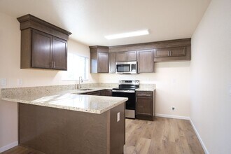 1070 5th St in Turlock, CA - Building Photo - Building Photo