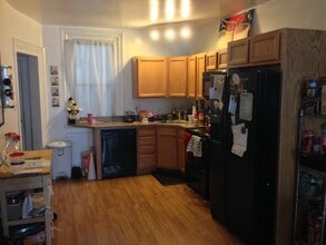 147 S 16th St, Unit 1 in Pittsburgh, PA - Building Photo - Building Photo
