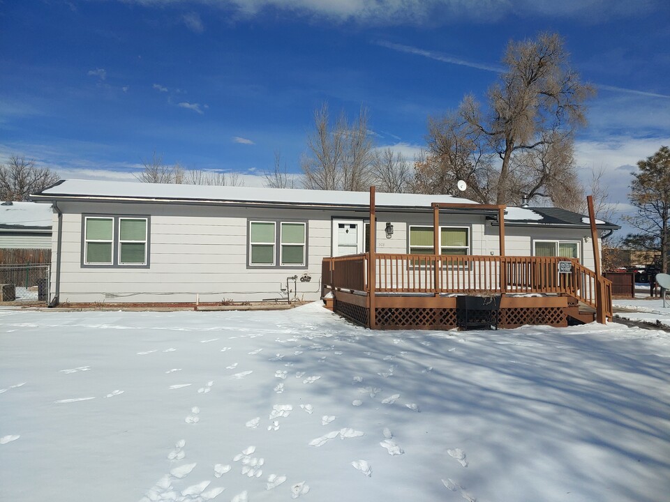 308 Turner Avenue in Berthoud, CO - Foto de edificio