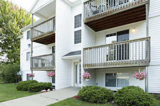 Oak Forest Apartments in Wyoming, MI - Building Photo - Building Photo