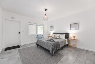 515 NE 82nd St in Miami, FL - Building Photo