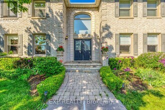 1117 Berkshire Ct in Oakville, ON - Building Photo - Building Photo