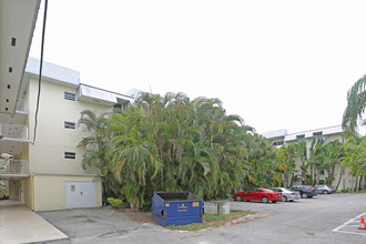 Yorkshire House Condominiums in Miami, FL - Building Photo - Building Photo