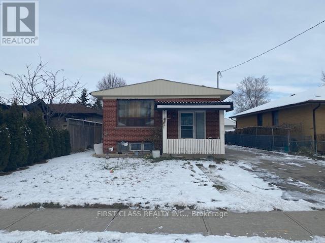 property at 20 Savarin St