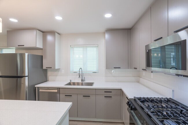 1317 Punta Gorda Street in Santa Barbara, CA - Foto de edificio - Interior Photo