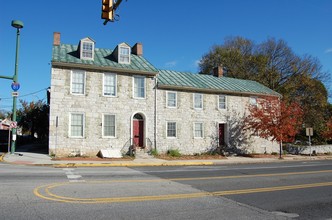 3 N East St in Carlisle, PA - Foto de edificio - Building Photo