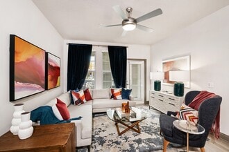 Cortland Hunters Creek in Kissimmee, FL - Foto de edificio - Building Photo