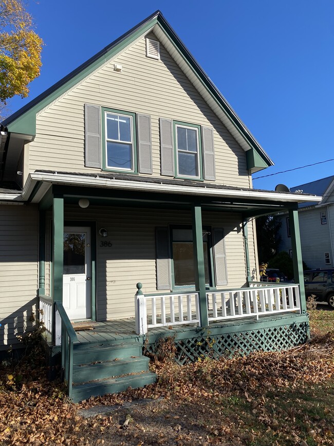 386 4th St in Old Town, ME - Foto de edificio - Building Photo