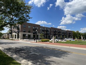 The Oliver in Yorktown, IN - Foto de edificio - Building Photo