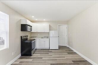 109 N Cruze St in Knoxville, TN - Building Photo - Building Photo