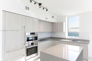 4010 S Ocean Dr, Unit t3509 in Hollywood, FL - Building Photo
