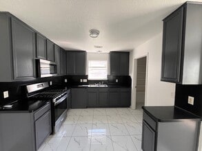 2206 Laurel Oak Dr in Missouri City, TX - Building Photo - Building Photo