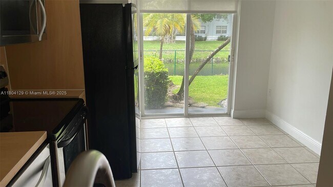 7940 NW 6th St in Pembroke Pines, FL - Building Photo - Building Photo