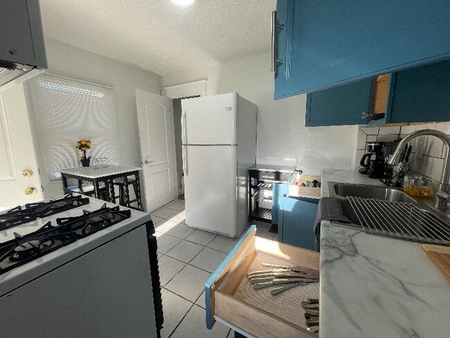 1308 N Gladstone Ave in Indianapolis, IN - Building Photo - Building Photo