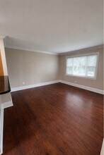 1976 Lynnwood Dr in Charlotte, NC - Foto de edificio - Building Photo